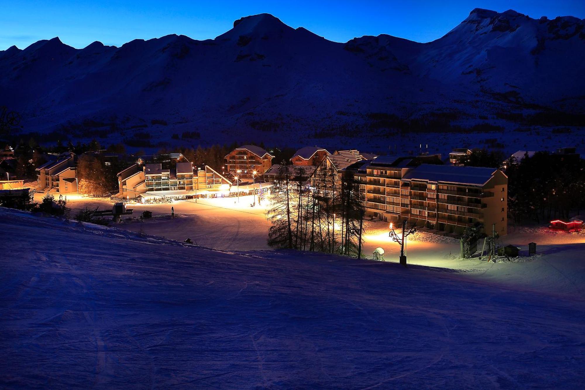 Sunweb Hotel L'Ecrin Des Neiges La Joue du Loup Exterior photo